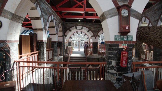 Cardigan-Guildhall-Market-interior